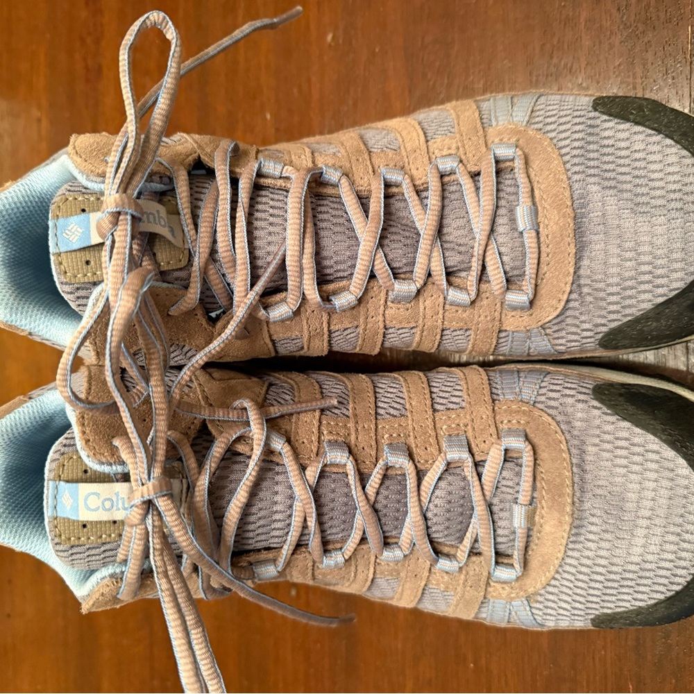 Columbia Women’s Trail Shoes Size 9.5